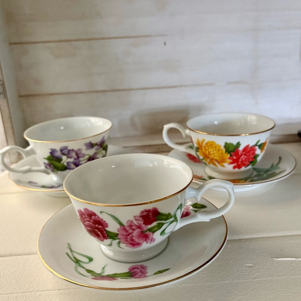 Avon Blossums of The Month Floral Tea Cup Set with Gold Trim